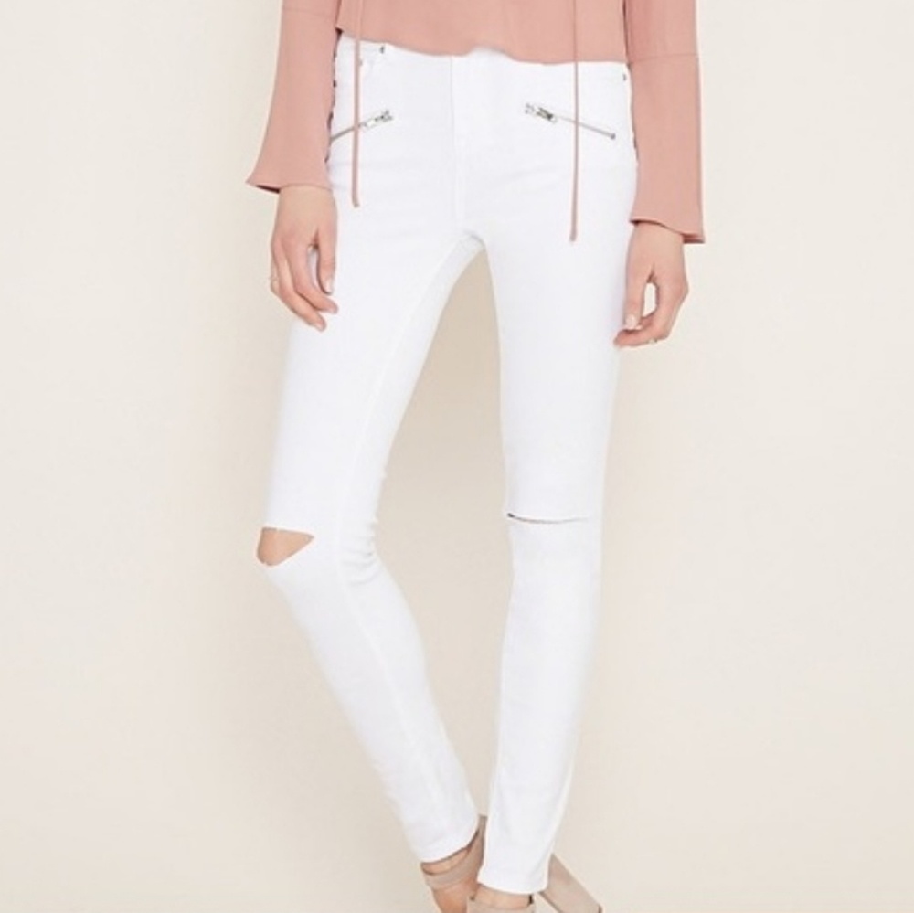 NWT Forever 21 Contemporary White Jeans Moto